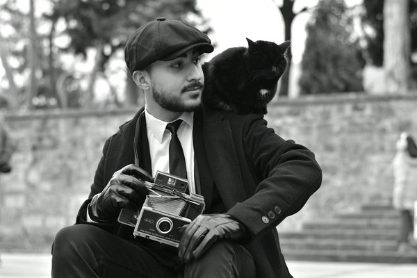 Maîtrisez l'art des bijoux émaillés et des tenues colorées : le guide incontournable pour un look éblouissant